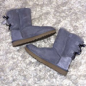 Bailey bow UGG boots never worn, womens US size 9
